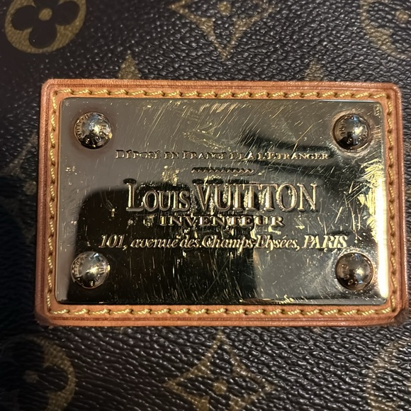 Louis Vuitton Thames GM Monogram Authentic Bag - Picture 15 of 15